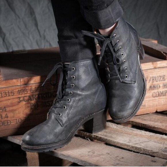 FRYE Sabrina 6G Lace Up Boots Black Leather Combat 11 - Picture 1 of 7